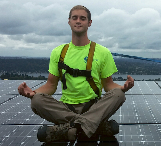 Installer meditating