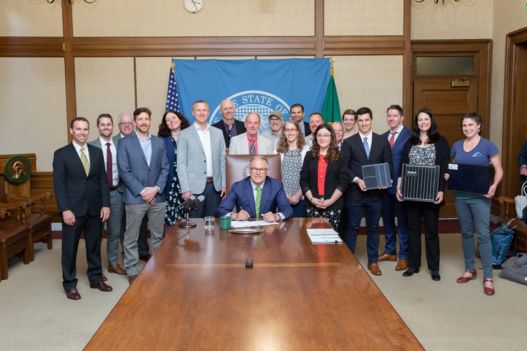 Net Metering Signing Photo 2019 E1642034563996