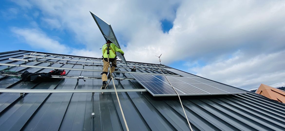 does a new roof qualify for solar tax credit