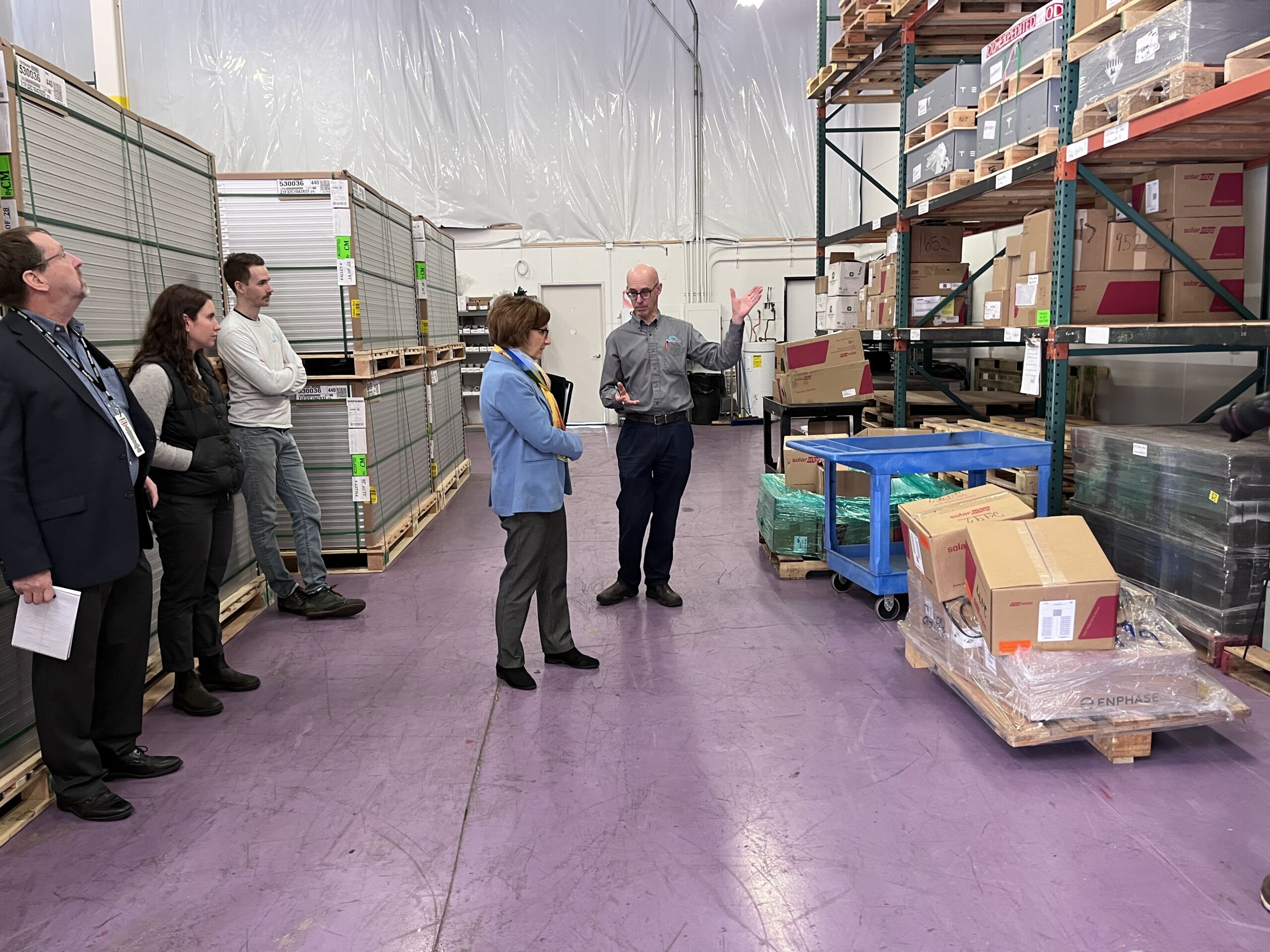 congresswoman-bonamici-visits-a&r-solar